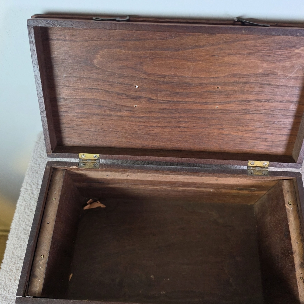 Vintage Wooden Jewelry Or Specialty Tool Storage Box in Brown - Picture 11 of 15